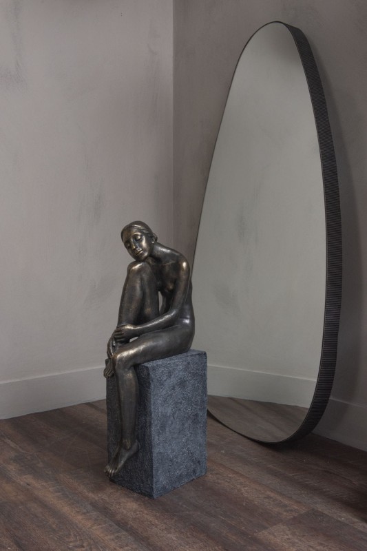 Portland Thinking Woman Sculpture 75 cm bronze grey