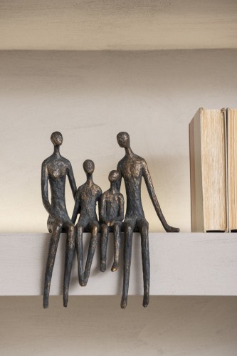 Ayrton Sitting Family Sculpture 28 cm – Antique Bronze Shelf-Edge Ornament