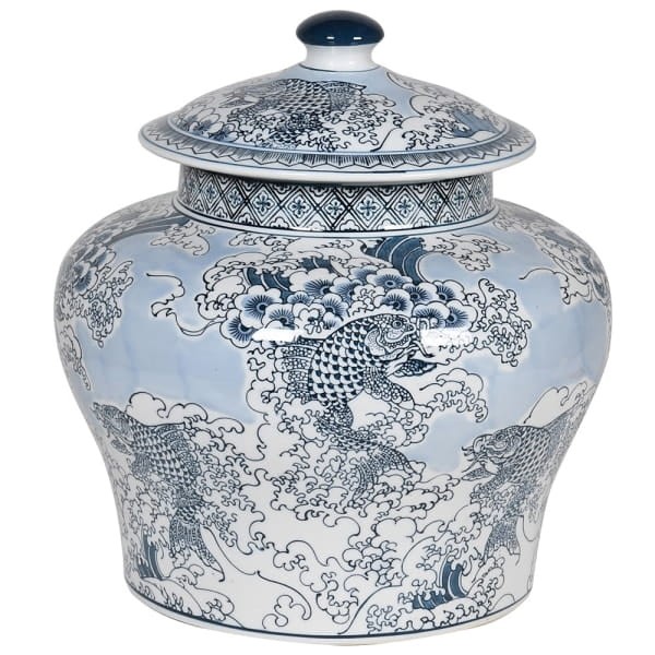 Chinese blue and white porcelain ginger jar with lid