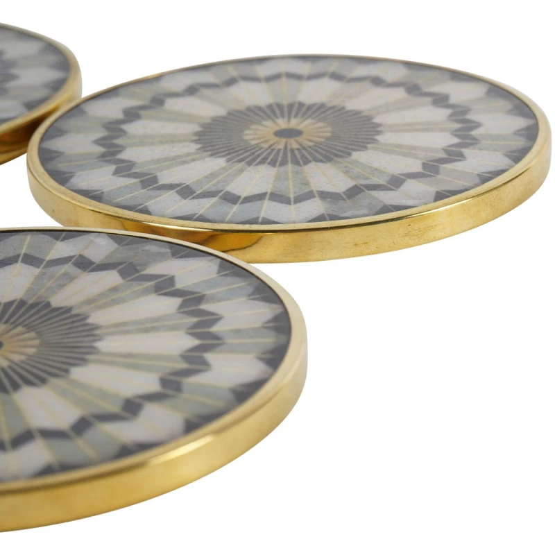 Marble-effect coasters for glasses and cups