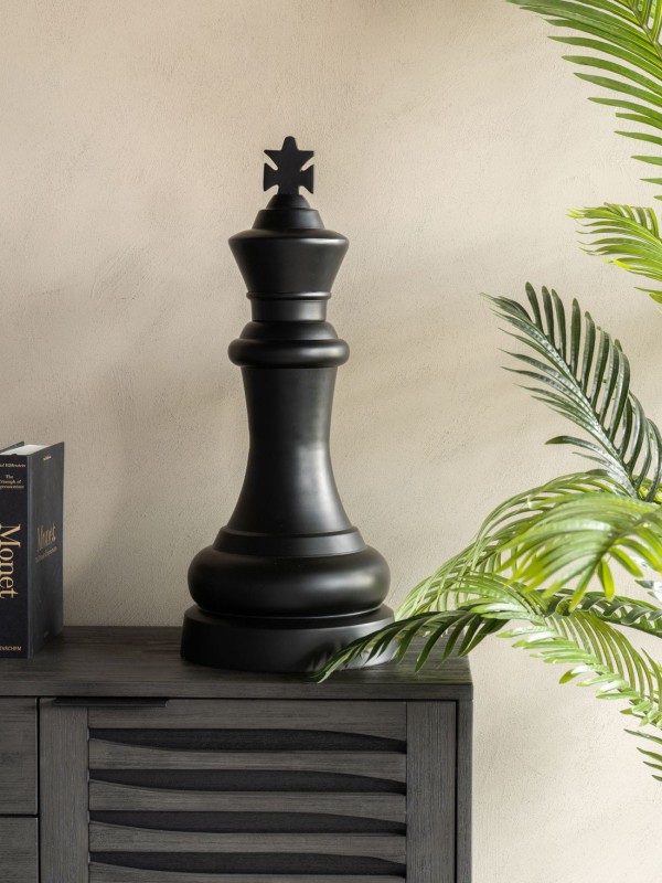 Black King Chess Piece Sculpture – 68 cm