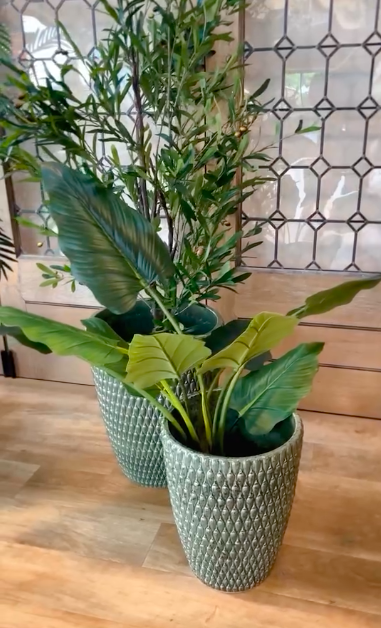 Boscobel Green Ceramic Planter M 44 cm – Green Planter for the Living Room