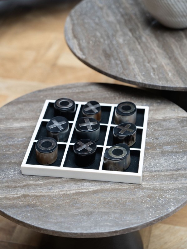 Noughts and crosses desk game in recycled buffalo horn