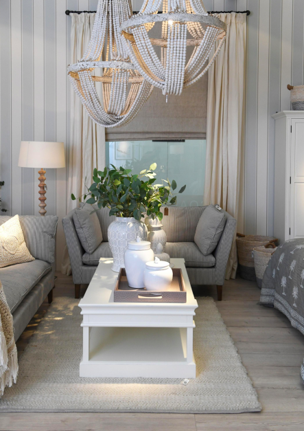 White Beads Chandelier 105x72 cm