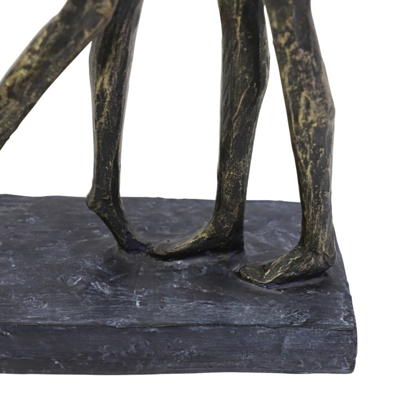 Romantic couple ornament on a dark rectangular base