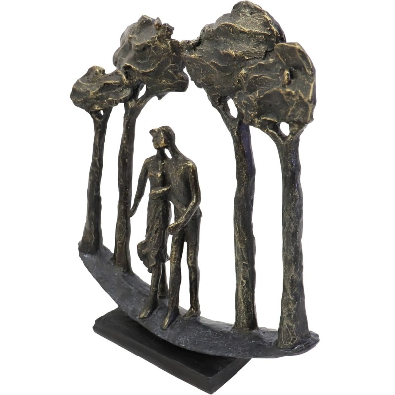 Arboretum Couple sculpture featuring a romantic couple beneath trees