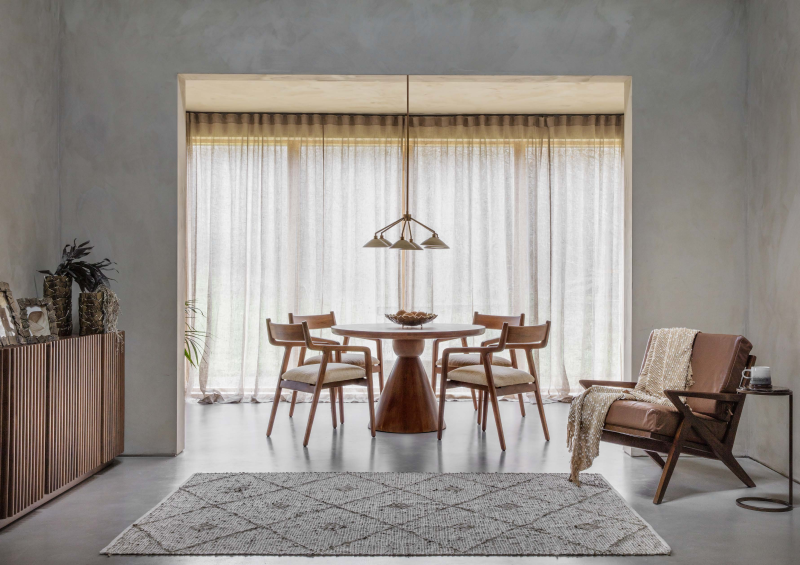 Modern round dining table for an elegant interior