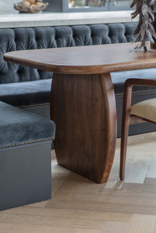 Montpelier table with softly rounded rectangular top
