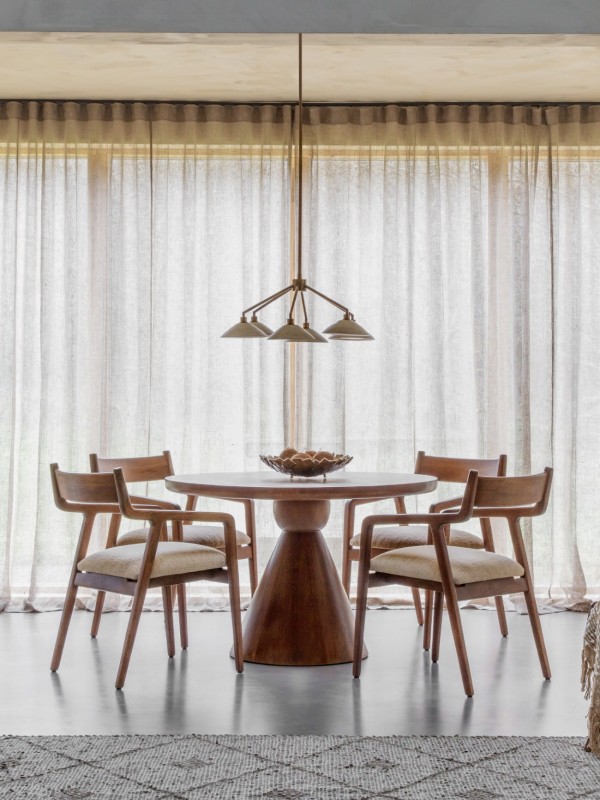 Montpelier 116.5 cm round pedestal dining table