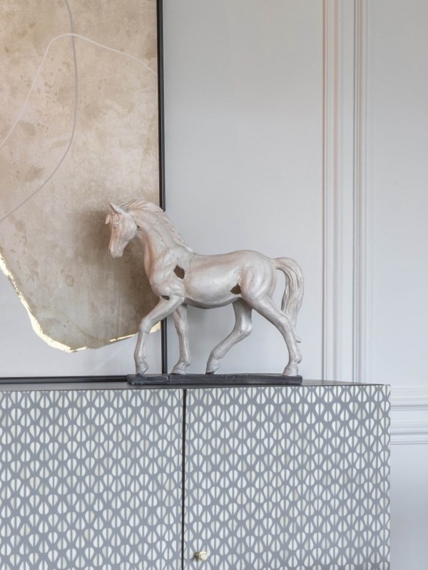 Horse Sculpture – 41 cm Light-Coloured Horse Figurine on Base