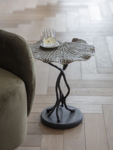 Lily Gold and Black Side Table 45 cm – Leaf-Shaped Aluminium Top