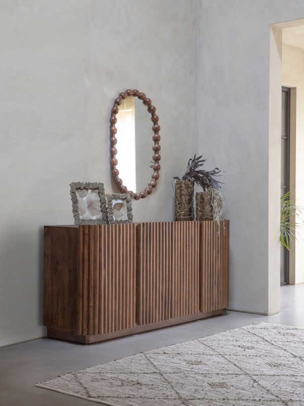 Four-door Montpelier sideboard measuring 175 cm wide