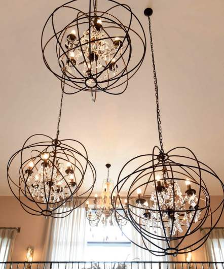 Sphere Crystals chandelier measuring 87 x 87 x 90 cm