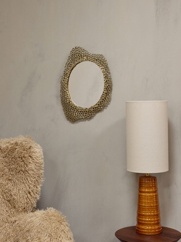 Honey Medium mirror with a 49 cm diameter, featuring an elegant gold aluminum openwork frame. A stylish decorative accent for modern and classic interiors.