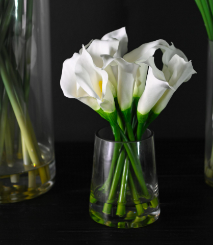White Artificial Calla Lilies Arrangement in a Glass Vase, 23 cm