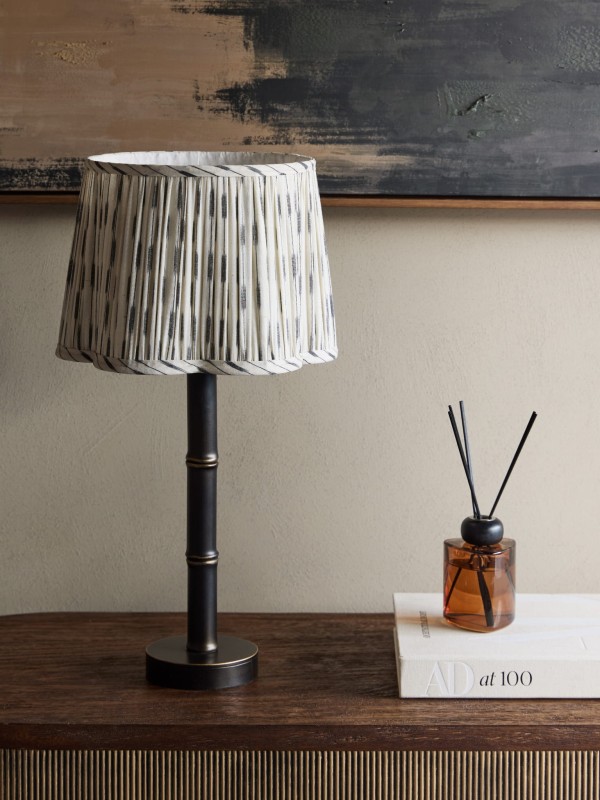 Lexi table lamp with linen shade – 59 cm