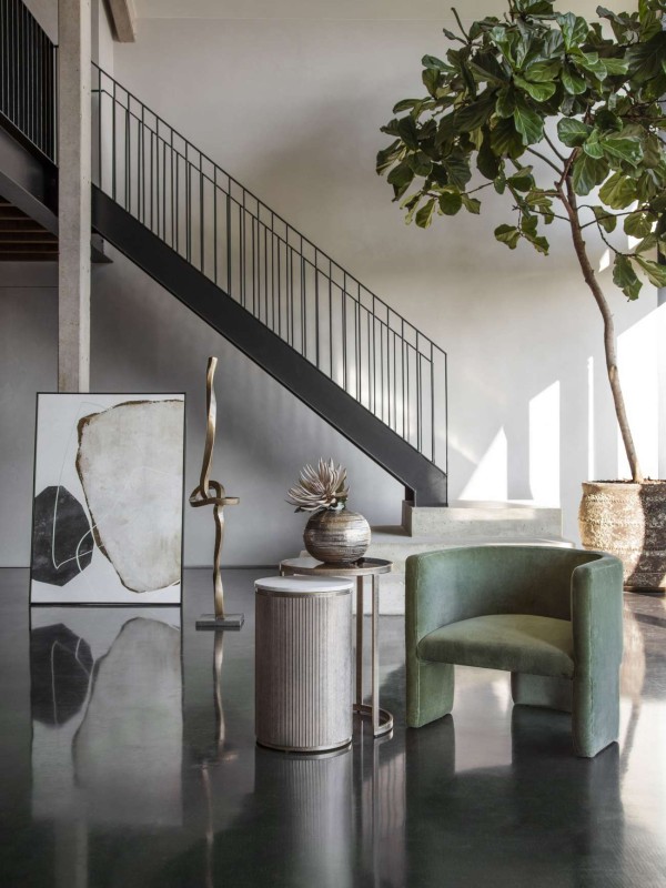 Golden Floor Sculpture: Eccleston 158 cm - Modern Aluminium Art Piece