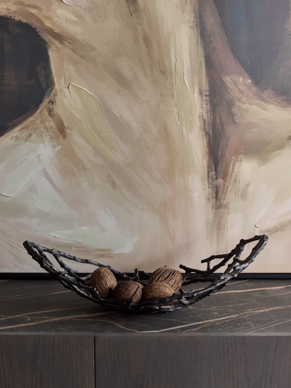 Openwork black aluminium decorative bowl