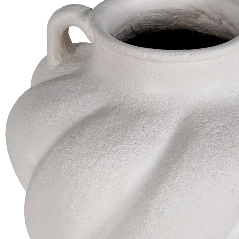 Textured finish of the Belgravia beige decorative vase