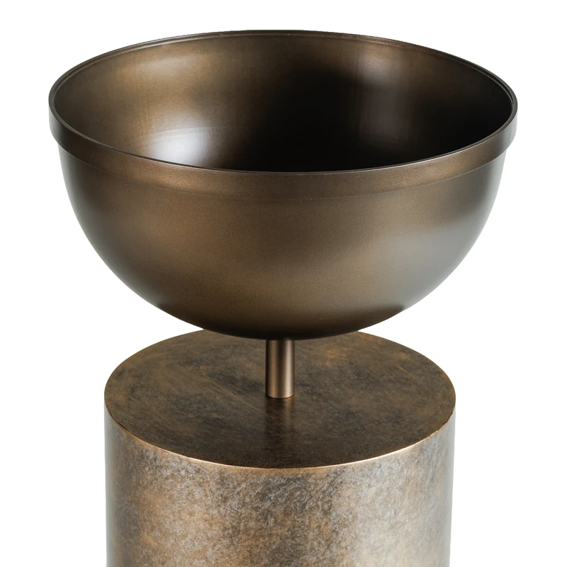 Smoked Gold bowl on Primrose pedestal planter – detail