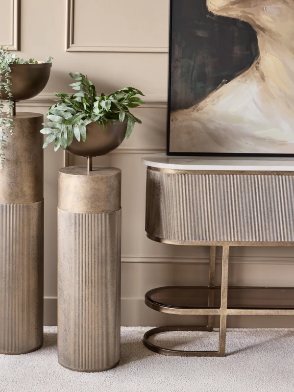 Primrose pedestal planters in 99cm and 119.5cm heights