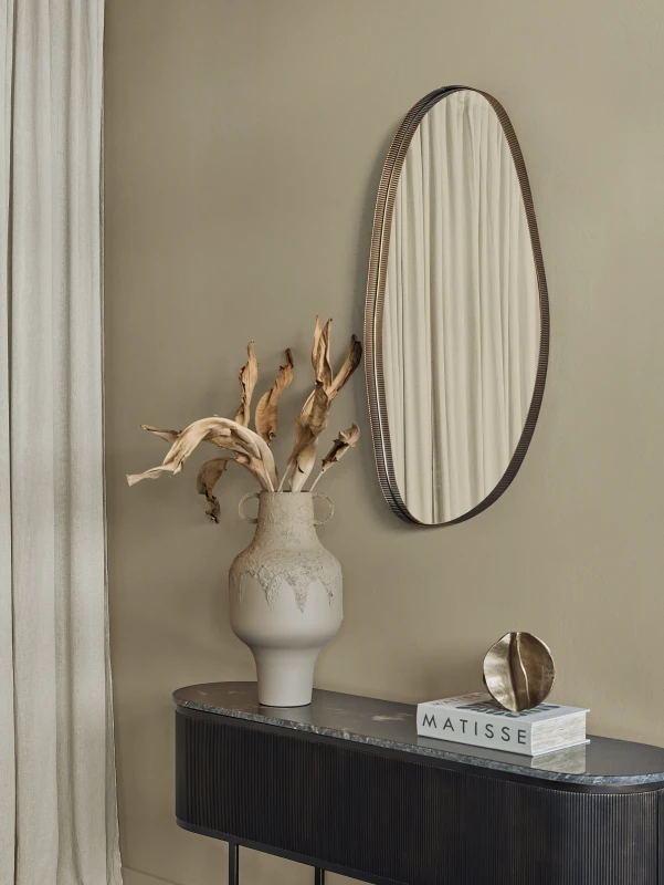 Organic Oval M wall mirror with irregular bronze metal frame – 101 cm