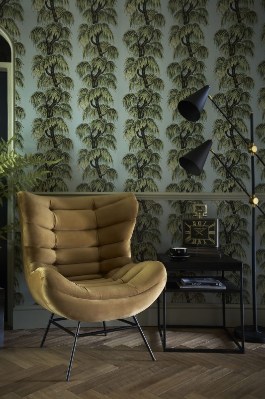 Mayfair Black Metal Floor Lamp 170 cm finish in mat black with brass details